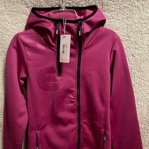 025BW.- Bench Women Kitty Kinko Zip Thru. Size Medium.